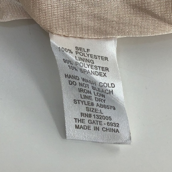 Alythea zippered with satin lining shorts size large (Preowned) - Picture 7 of 9